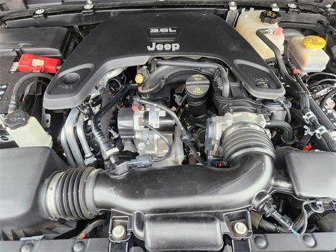 Used 2021 Jeep Wrangler Unlimited Sahara image 31