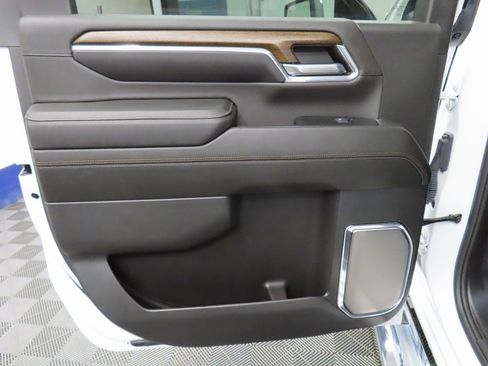 Used 2024 Chevrolet Silverado 2500 High Country image 75