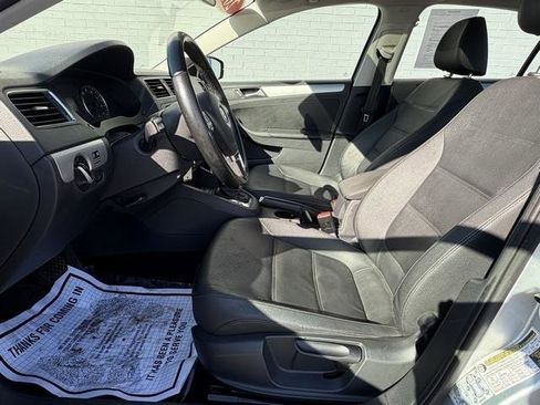Used 2012 Volkswagen Jetta TDI image 11