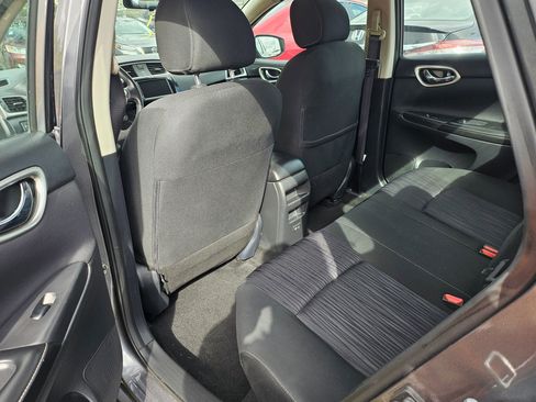 Used 2019 Nissan Sentra SV FWD image 5