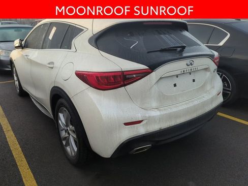 Used 2018 INFINITI QX30 image 4