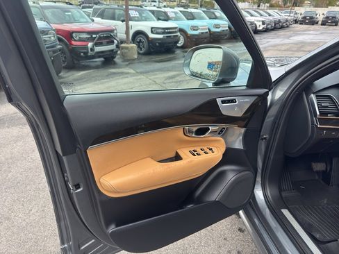 Used 2018 Volvo XC90 T6 Momentum w/ Convenience Package image 7