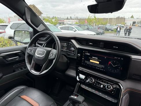 Used 2025 GMC Sierra 1500 AT4 w/ AT4 Premium Package AWD/4WD image 19