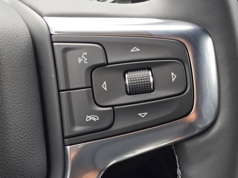 Used 2024 Chevrolet Blazer RS w/ Enhanced Convenience Package FWD image 17