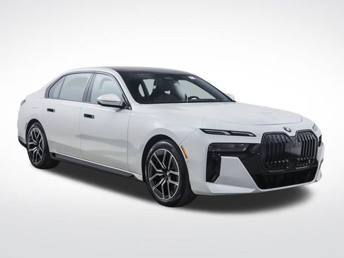 New 2026 BMW 740i xDrive w/ Premium Package AWD/4WD image 7