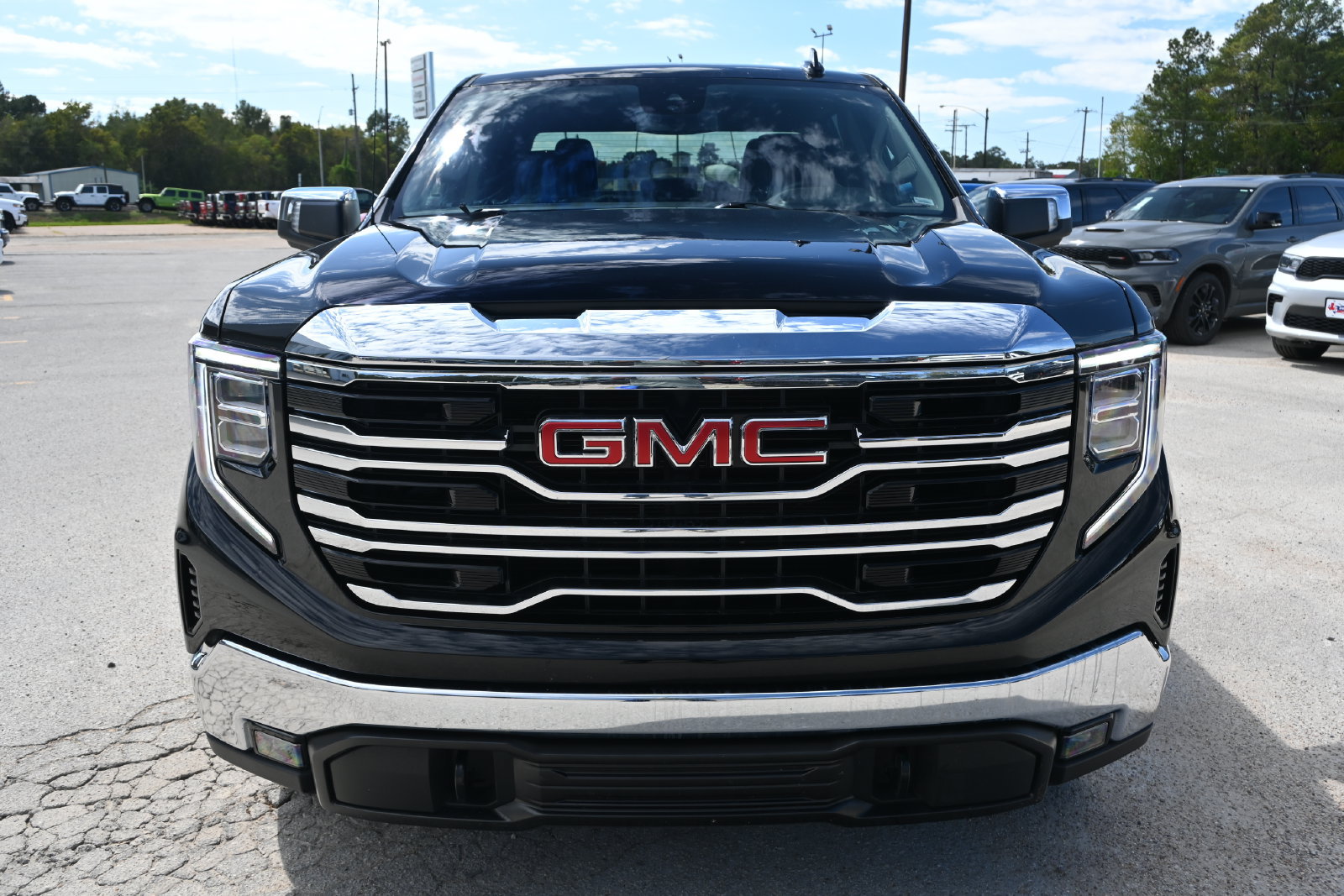 Used 2025 GMC Sierra 1500 SLT RWD image 6