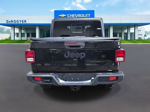 Used 2023 Jeep Gladiator Sport image 10