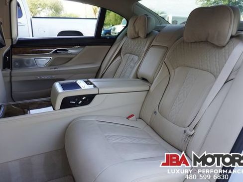 Used 2018 BMW 750i RWD image 99