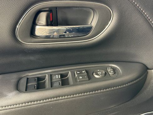 Used 2016 Honda HR-V EX-L image 12