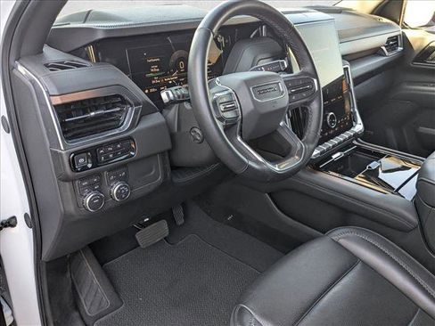 Used 2025 GMC Yukon Denali image 10