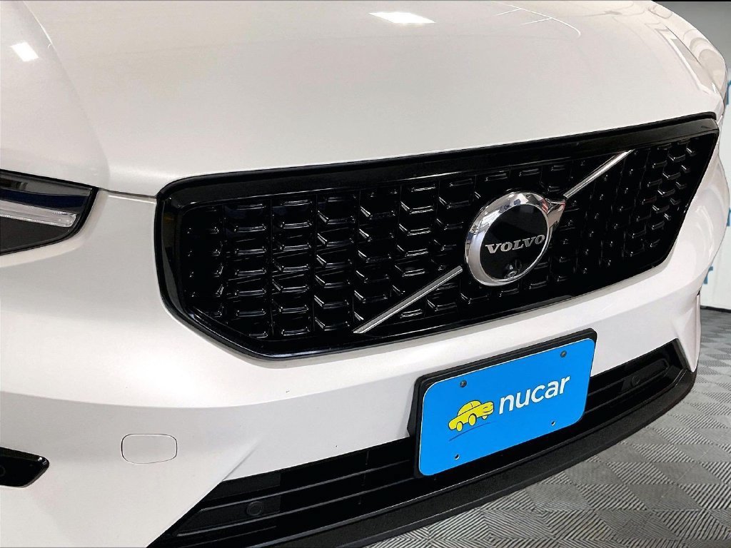 Used 2024 Volvo XC40 B5 Plus w/ Protection Package Premier AWD/4WD image 32