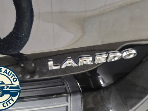 Used 2020 Jeep Grand Cherokee Laredo image 31