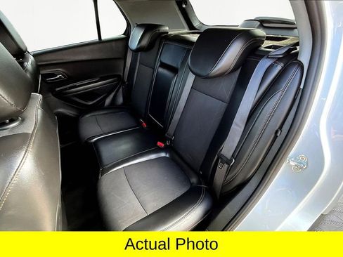 Used 2021 Chevrolet Trax LT image 27