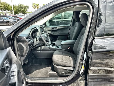 Used 2023 Ford Escape Active w/ Tech Pack #1 FWD image 2