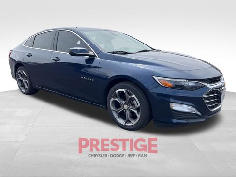 Used 2022 Chevrolet Malibu LT FWD image 4