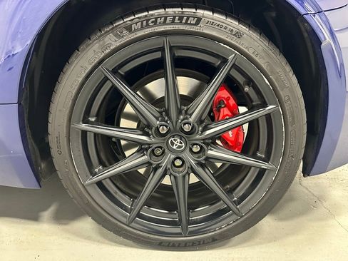 Used 2025 Toyota GR86 image 47