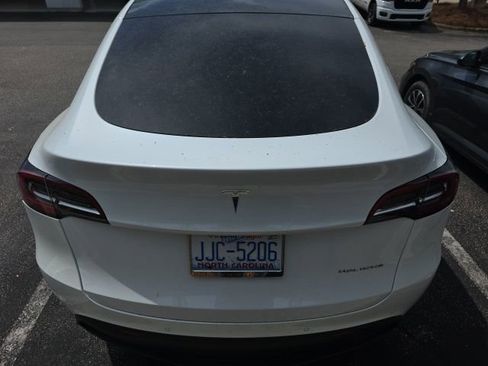 Used 2021 Tesla Model Y Long Range image 7
