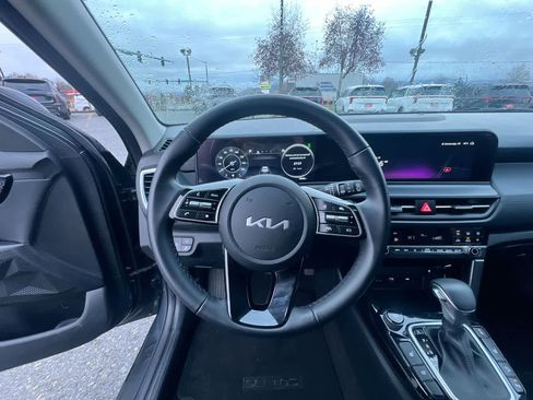 Certified 2025 Kia Seltos EX image 14