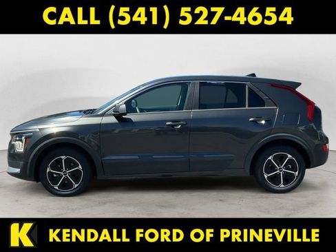 Used 2023 Kia Niro LX FWD image 2