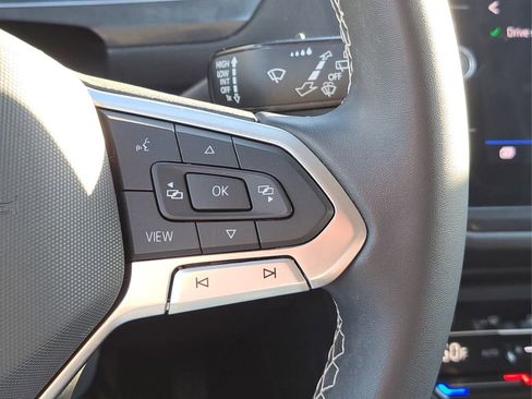 Used 2022 Volkswagen Tiguan SE image 26