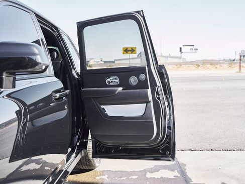 Used 2019 Rolls-Royce Cullinan image 28