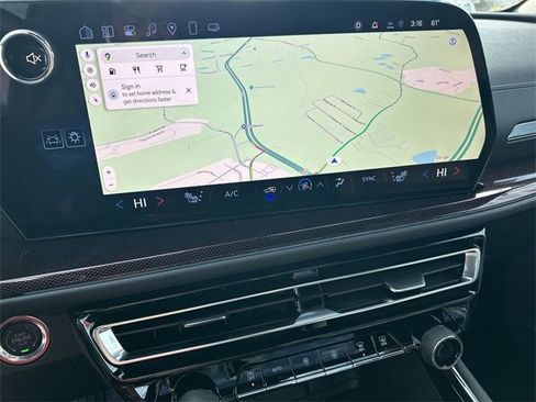 Used 2025 Chevrolet Traverse Z71 w/ Driver Confidence Package image 14