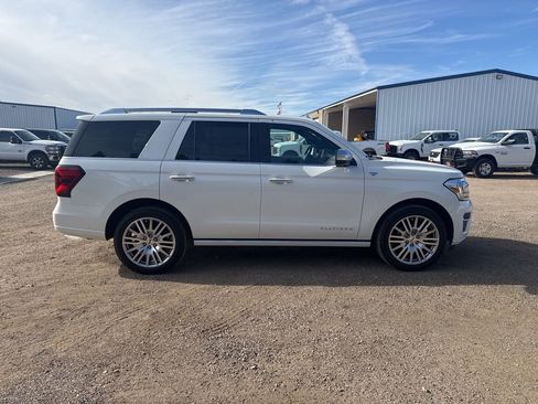 Used 2023 Ford Expedition Platinum image 7
