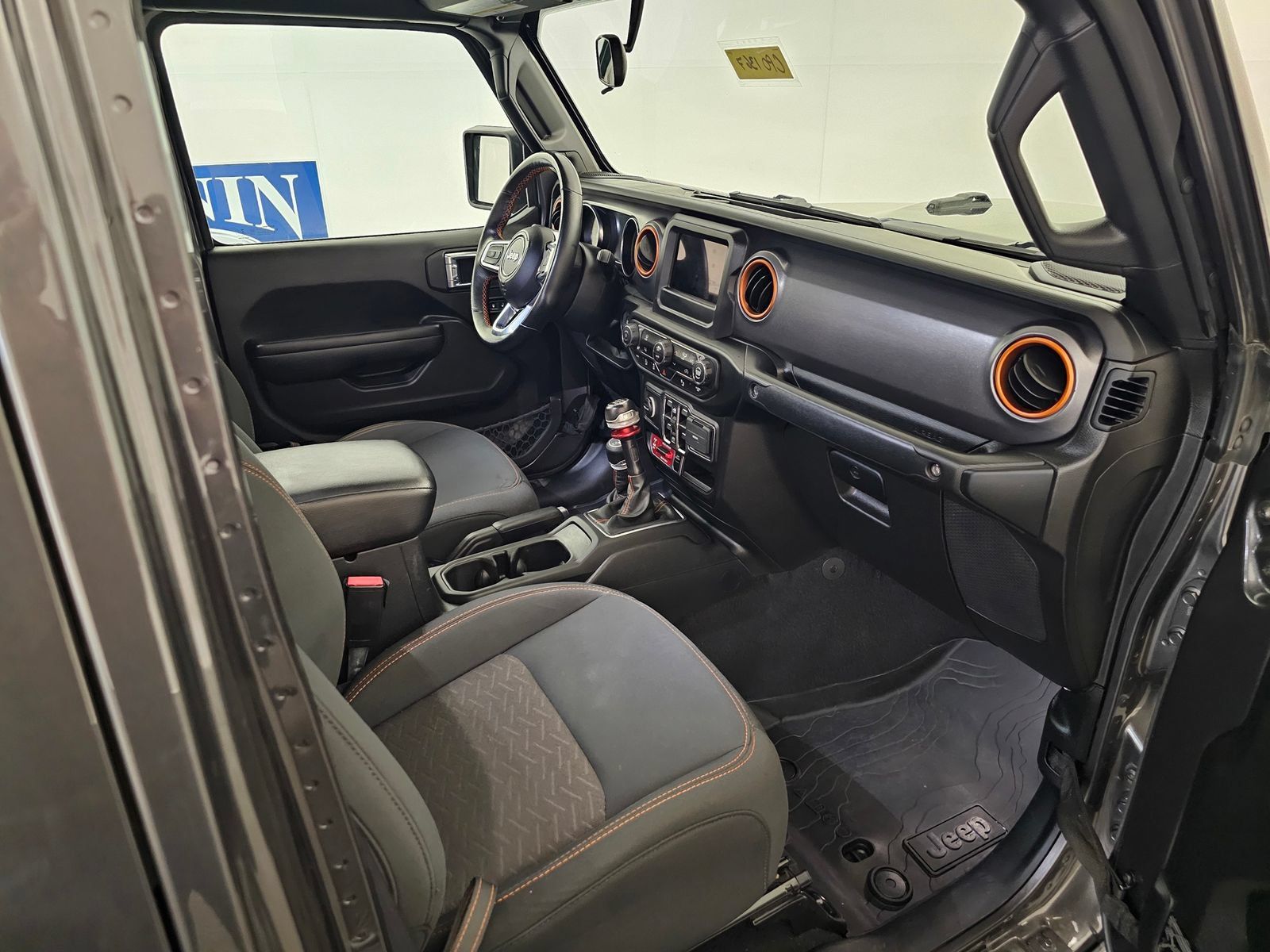 Used 2021 Jeep Gladiator Mojave w/ Safety Group AWD/4WD image 25