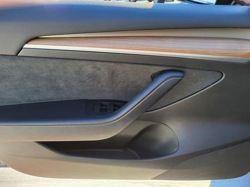 Used 2023 Tesla Model 3 Standard Range image 16