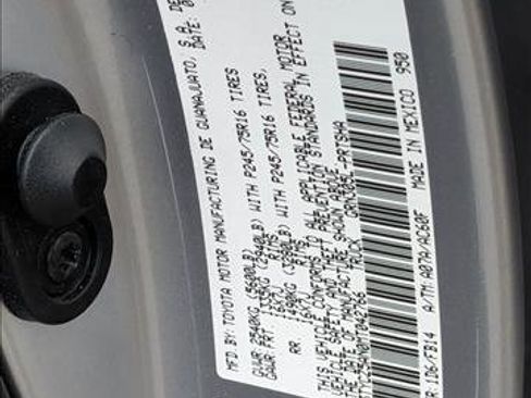 Used 2021 Toyota Tacoma SR AWD/4WD image 16