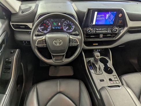 Used 2024 Toyota Highlander XLE image 14