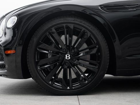 Used 2024 Bentley Flying Spur W12 image 9