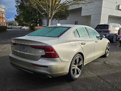 Used 2021 Volvo S60 T8 Inscription w/ Climate Package image 3