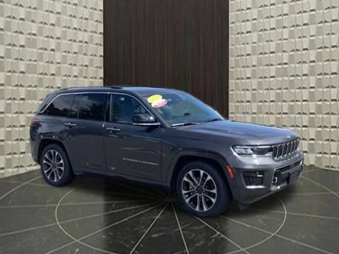 Certified 2023 Jeep Grand Cherokee Overland w/ Luxury Tech Group IV AWD/4WD image 2