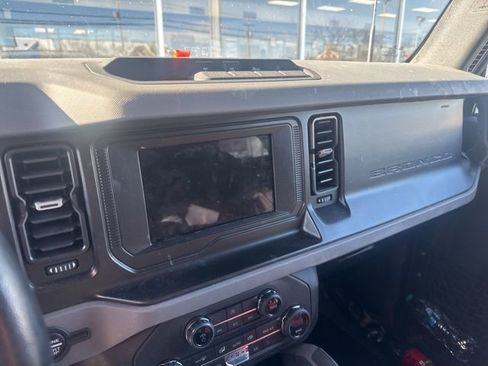 Used 2022 Ford Bronco Big Bend image 4