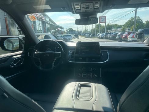 Used 2023 Chevrolet Tahoe Z71 w/ Luxury Package AWD/4WD image 14