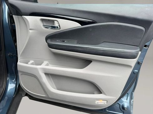 Used 2017 Honda Pilot Touring image 15