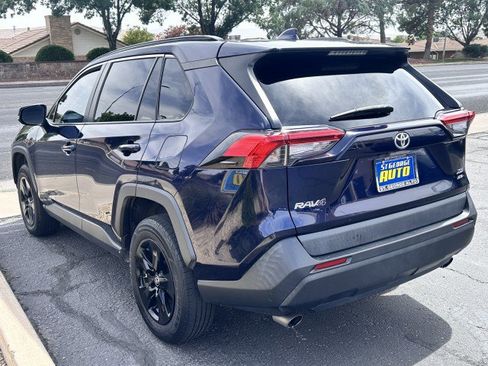 Used 2021 Toyota RAV4 XLE AWD/4WD image 5