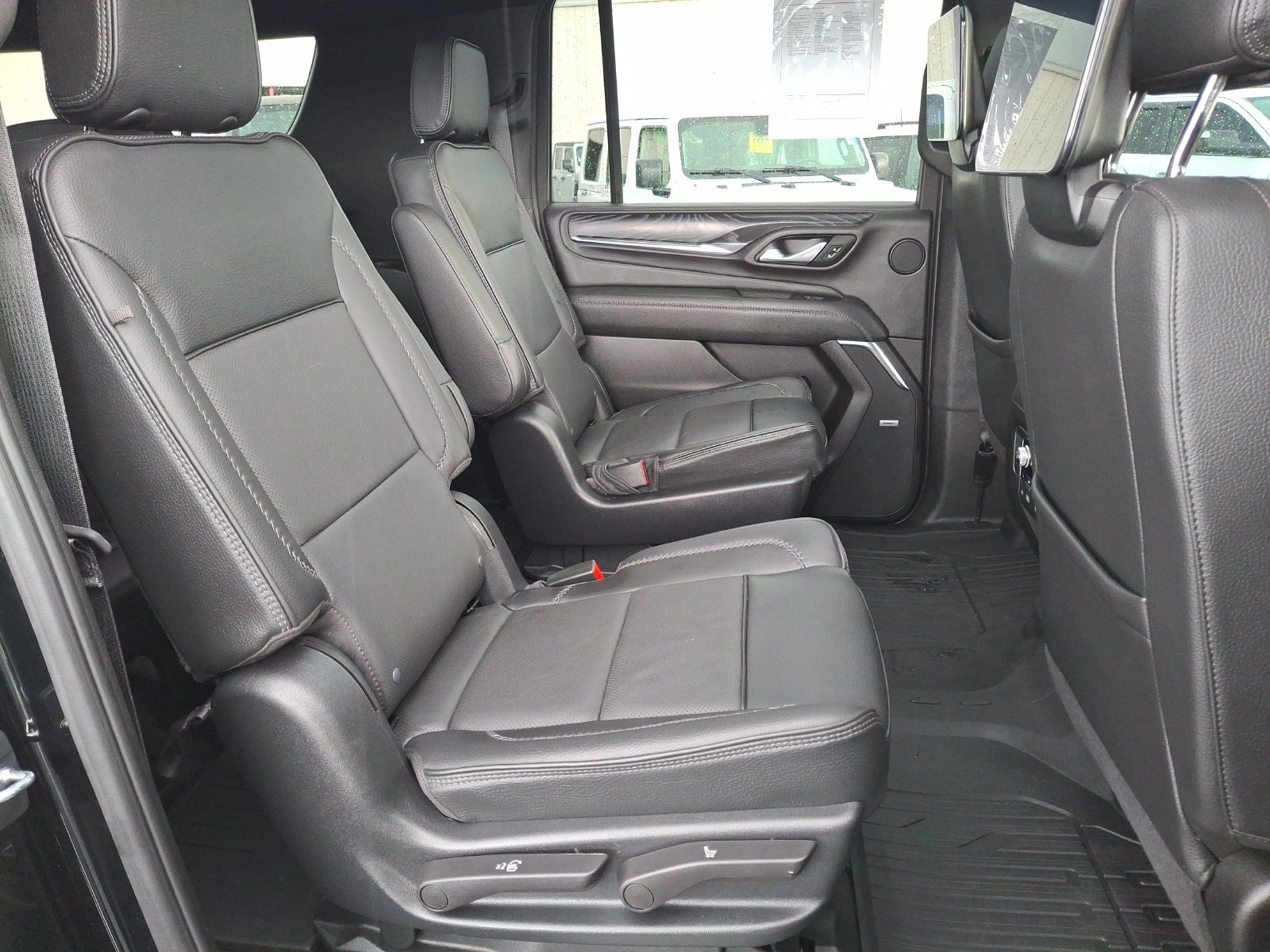 Used 2023 GMC Yukon XL Denali w/ Advanced Technology Package AWD/4WD image 25