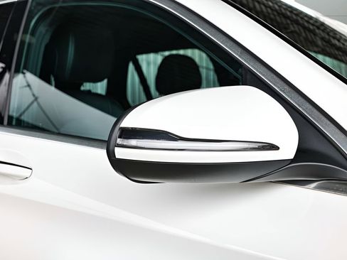 Used 2022 Mercedes-Benz GLC 300 4MATIC image 12