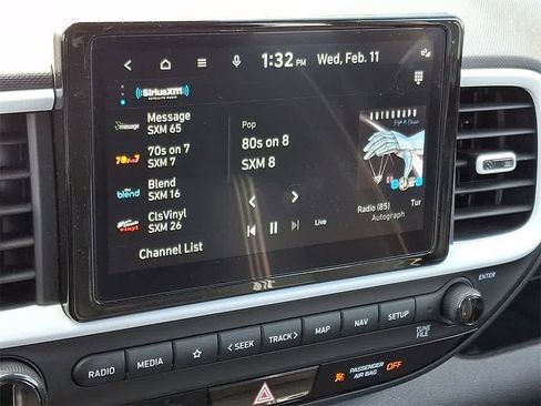 Used 2024 Hyundai Venue Limited image 16