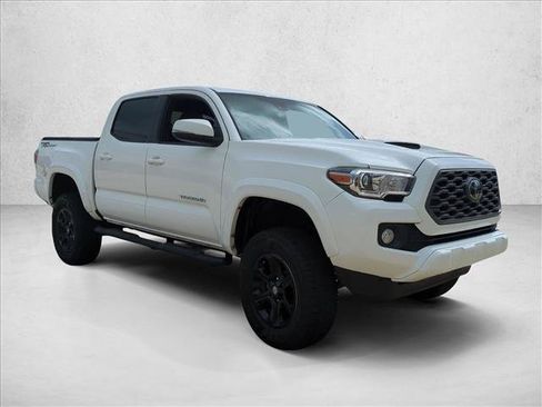 Used 2021 Toyota Tacoma TRD Sport w/ Technology Package RWD image 3
