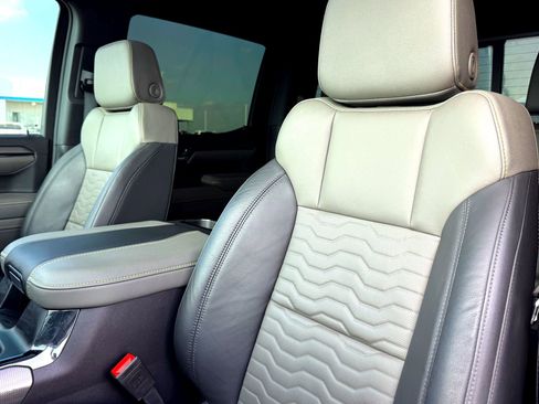 Used 2024 Chevrolet Silverado 1500 ZR2 w/ Technology Package image 12