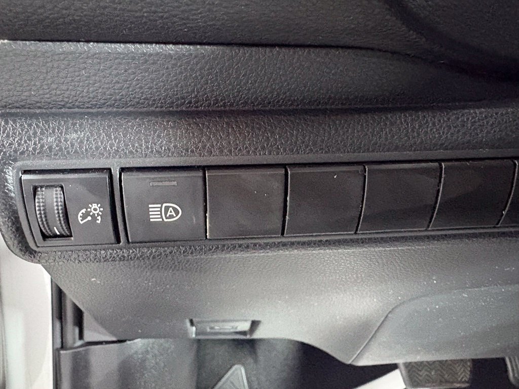 Used 2022 Toyota Corolla LE FWD image 18