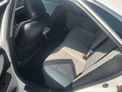 Used 2017 Toyota Camry SE FWD image 16