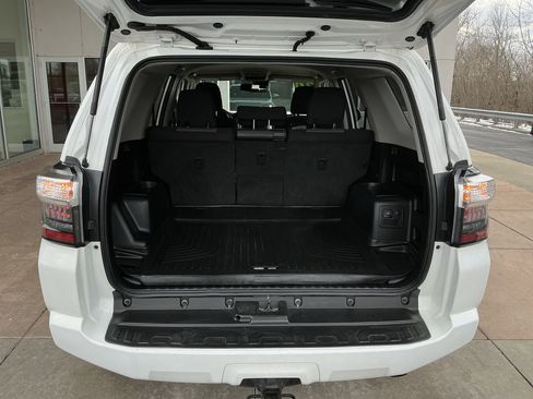 Used 2020 Toyota 4Runner SR5 image 24