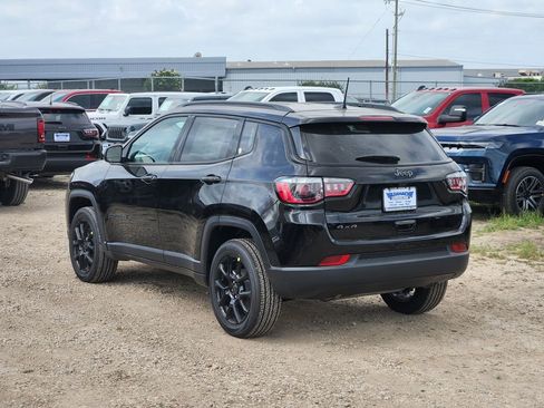 New 2026 Jeep Compass Latitude AWD/4WD image 3