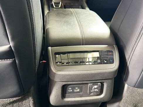 Used 2024 Nissan Pathfinder Platinum AWD/4WD image 28