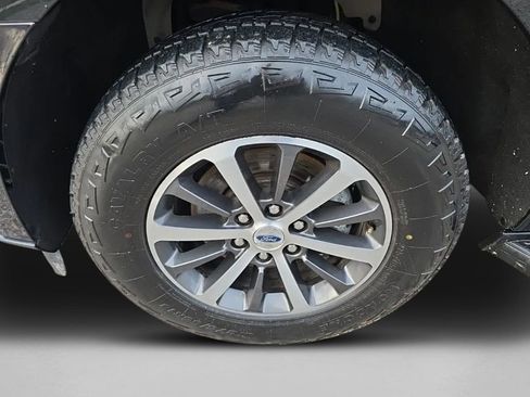 Used 2019 Ford Expedition Max XLT image 16