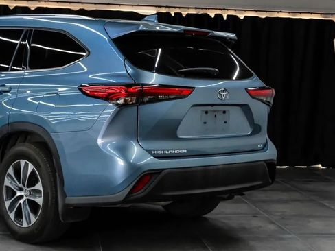 Used 2021 Toyota Highlander XLE FWD image 15